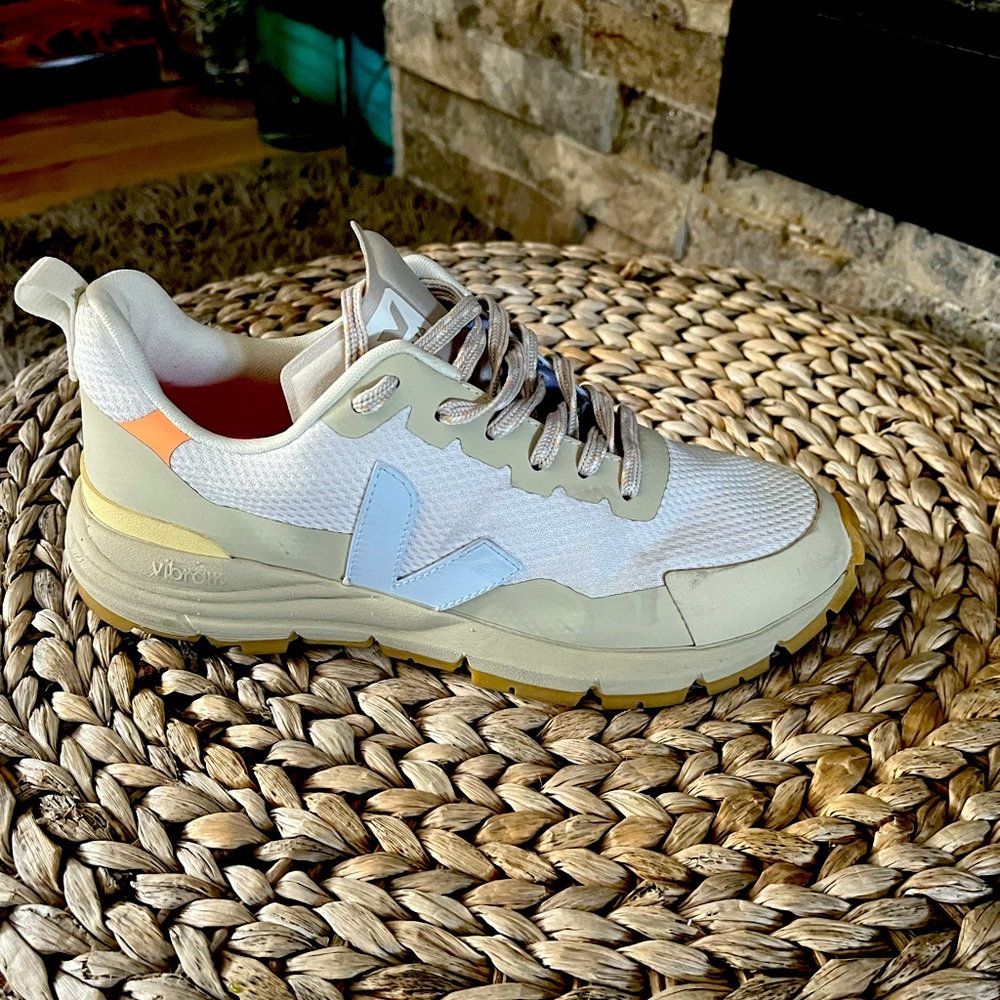 Veja shoes for sale. Good conditions.